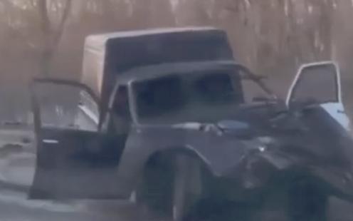 Лобовое столкновение и опрокидывание авто произошло в Ростовской области